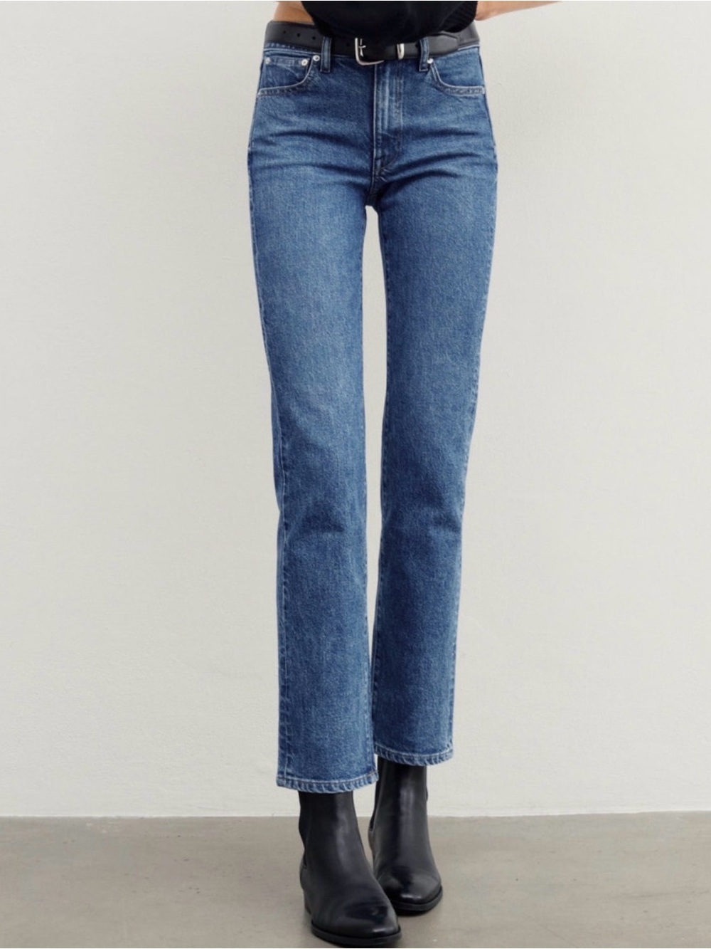 AYR The Lala 90's Straight Leg High Rise Jeans In True Story Wash . Size 28